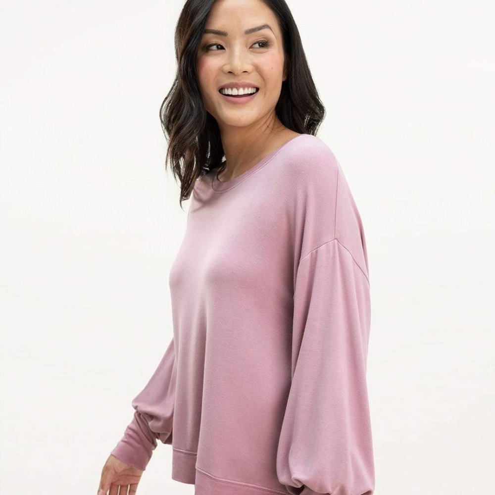 Splendid Flora pullover in Mauve